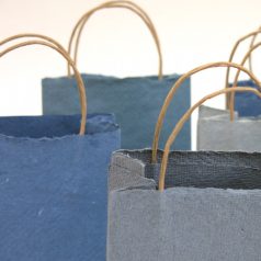   Khadi táska kézzel készített papírból 25x20cm sötétszürke