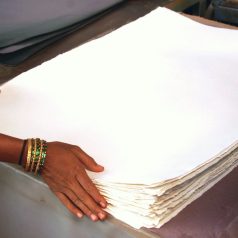 Khadi kézi rajzpapír 45x64cm 100g